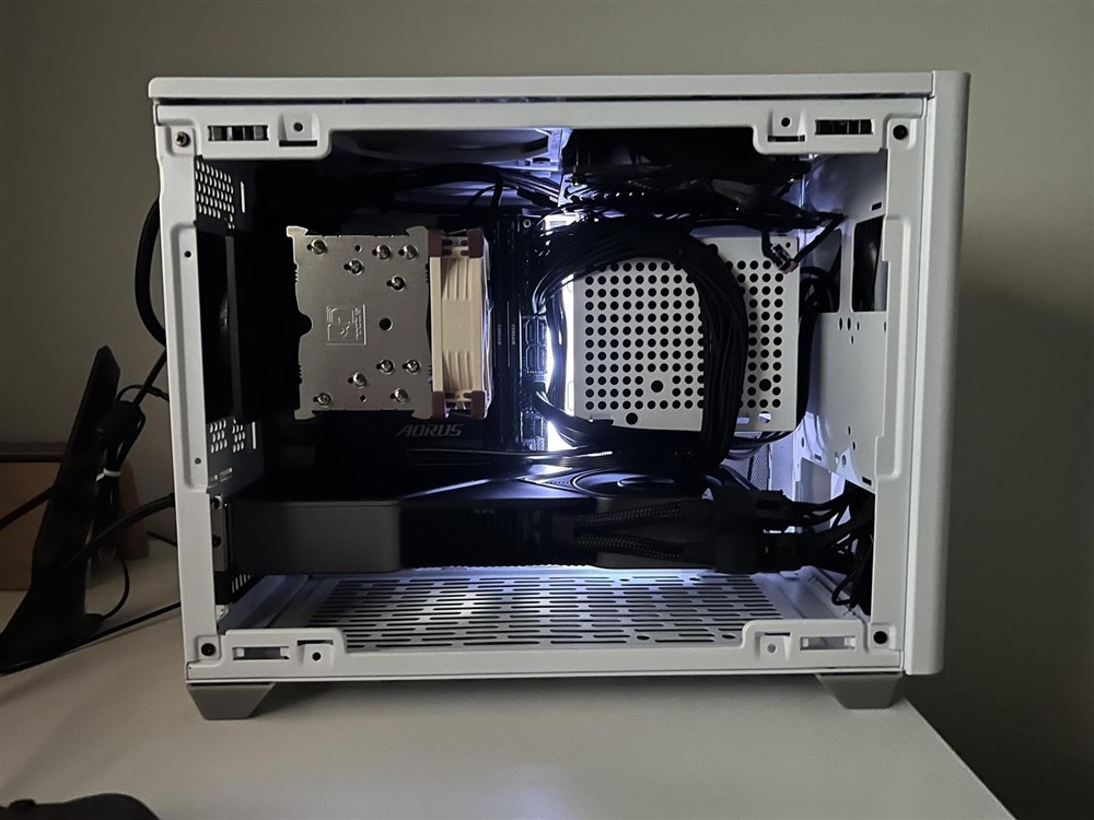 White Nr200p - Micro Center Build