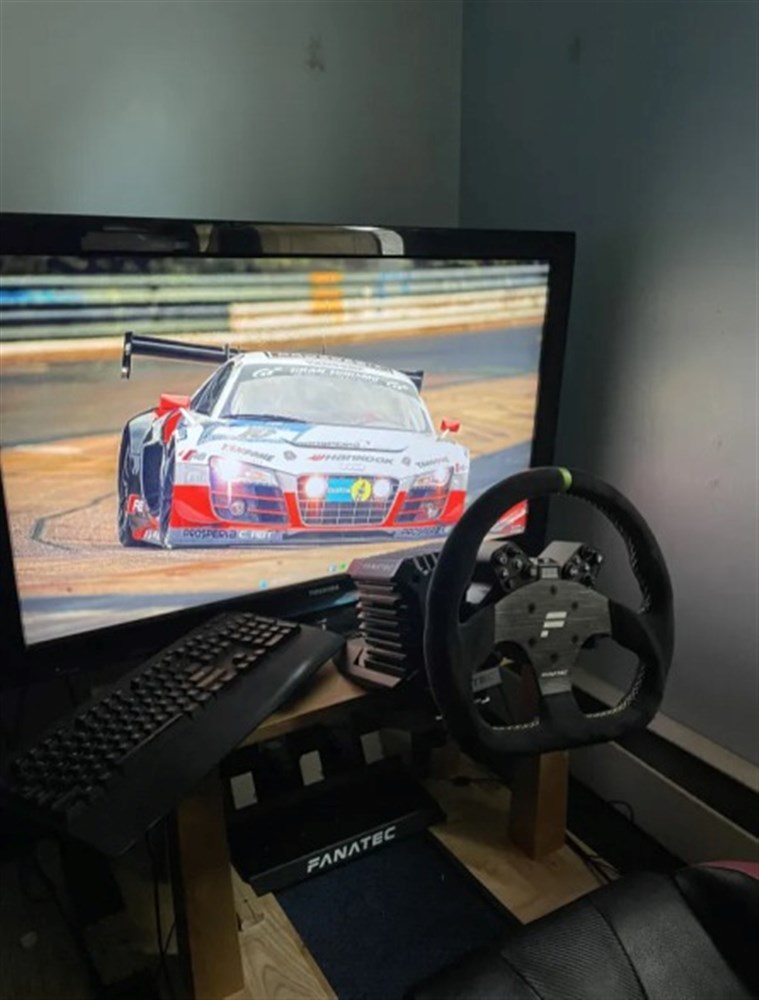 BUDGET PC Build 4 Gaming + Racing! thumbnail