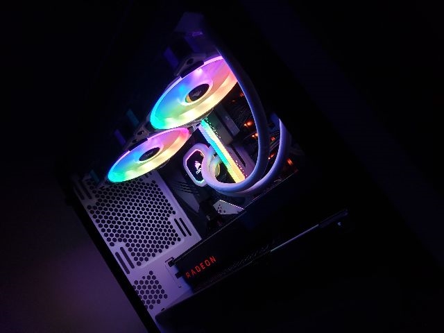 Mini-ITX All-AMD Gaming Build thumbnail