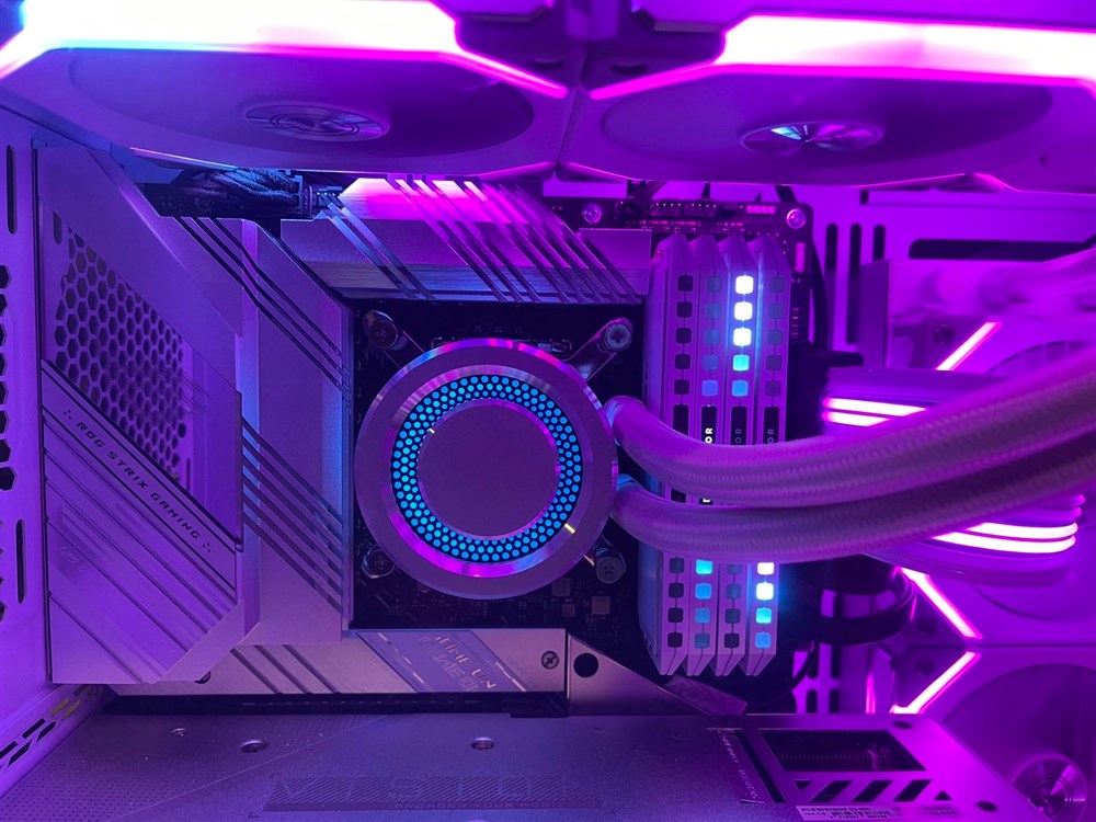 Snow White - Micro Center Build