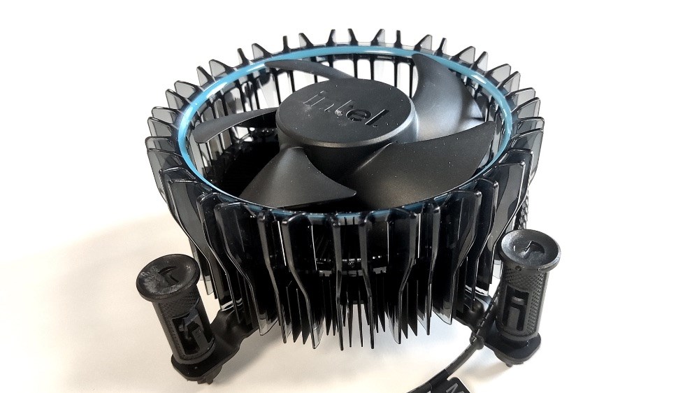  Intel Alder Lake stock cooler