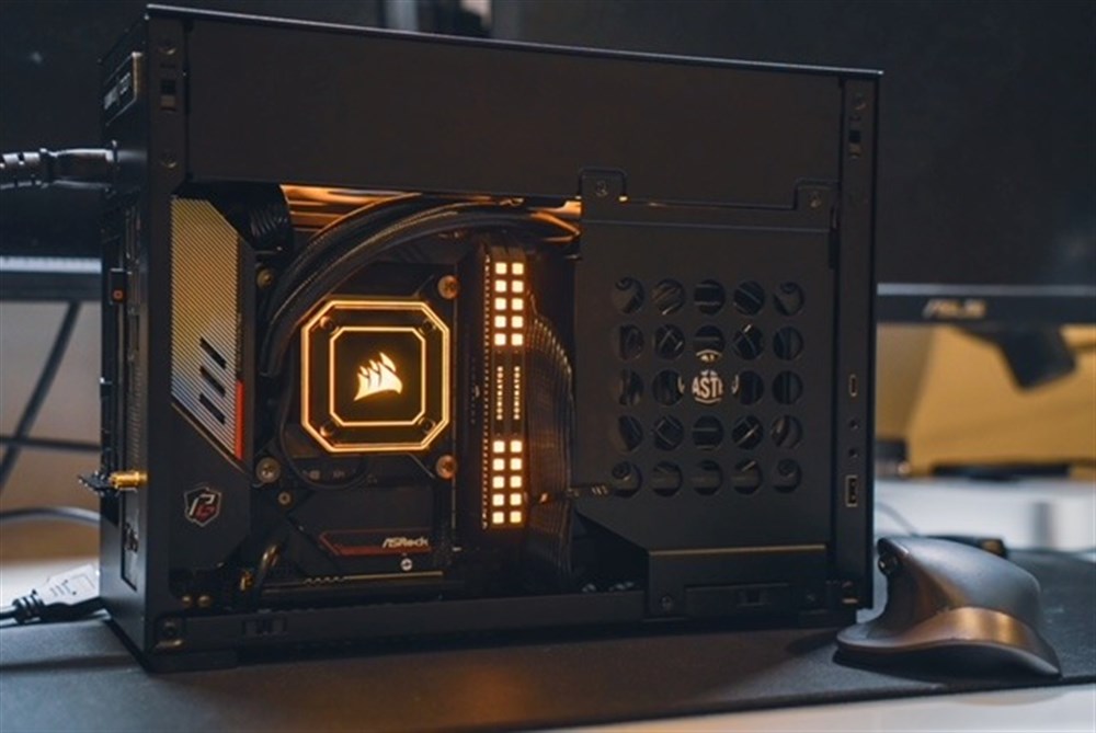 Small Form Factor With 13700K - Micro Center Build