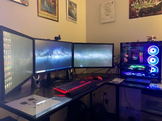 pc gaming triple monitor