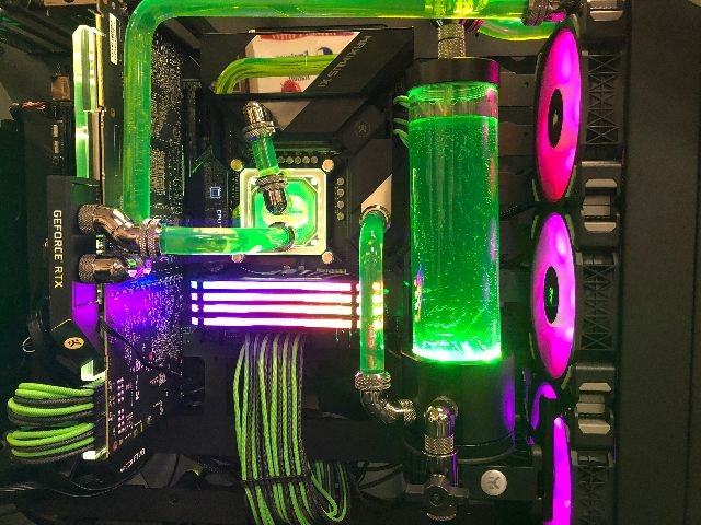 green custom pc