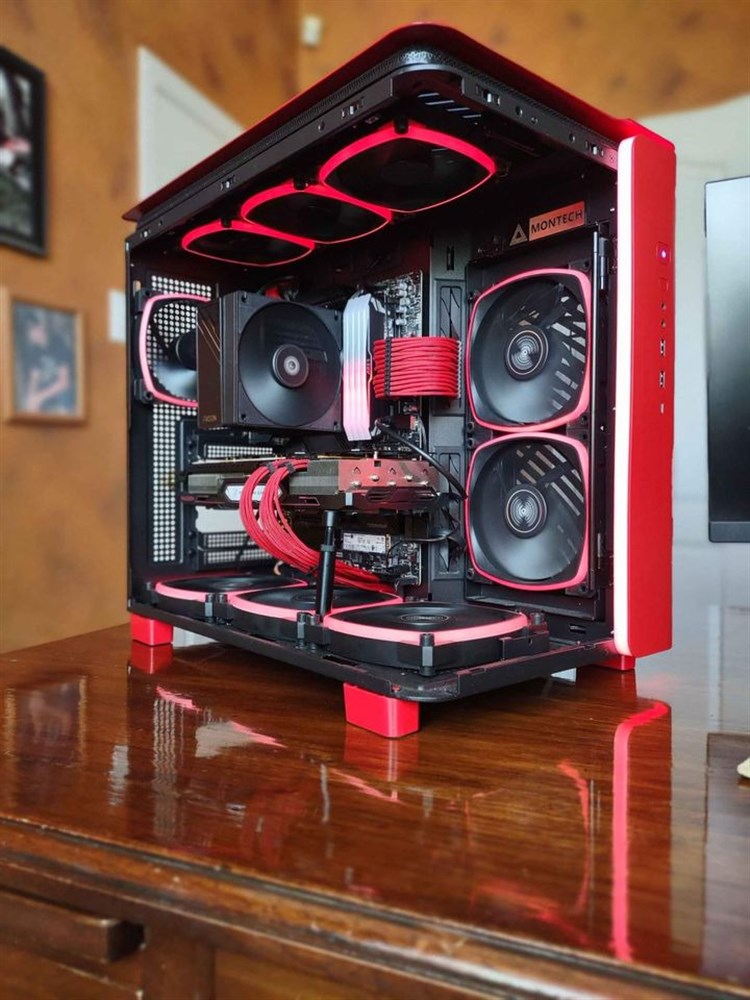 Red/Black AM5 Gaming PC thumbnail