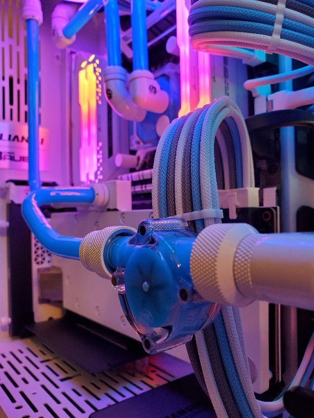 Arctic Unicorn - Micro Center Build