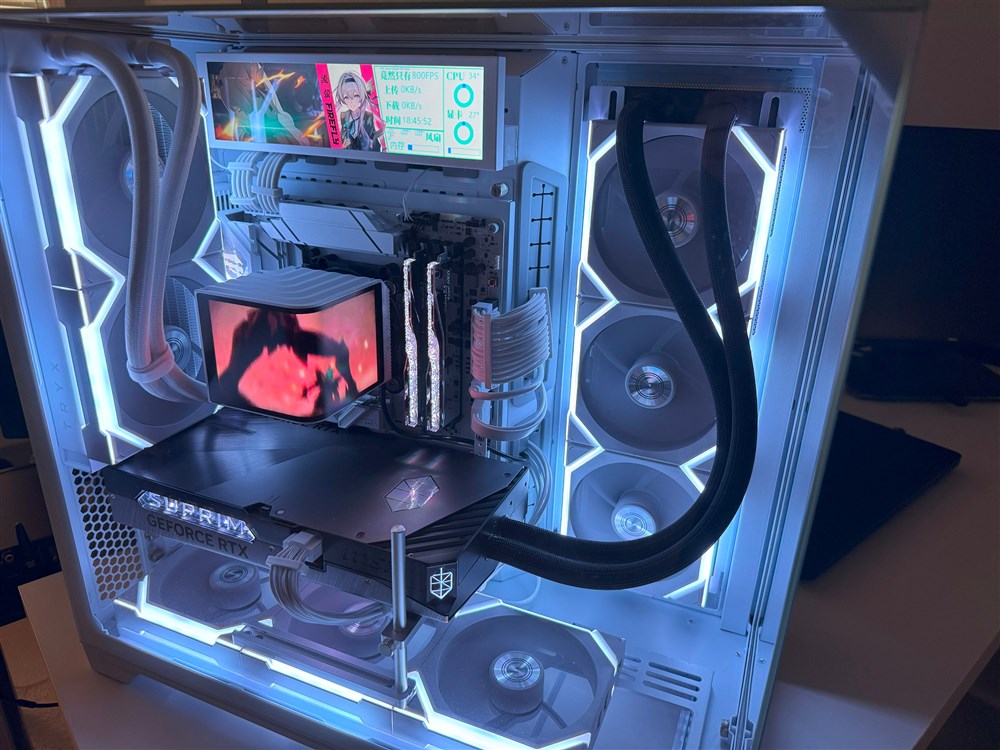 White Gaming Rig thumbnail