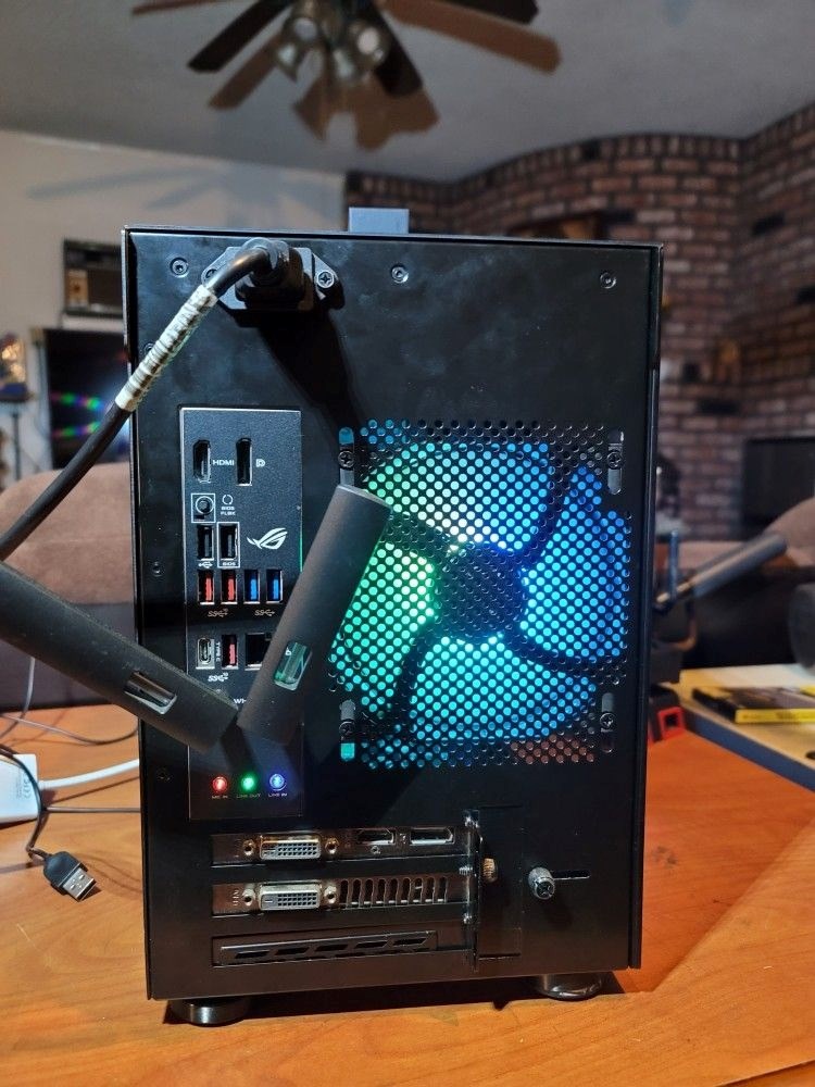 Gaming Mini ITX PC - Micro Center Build
