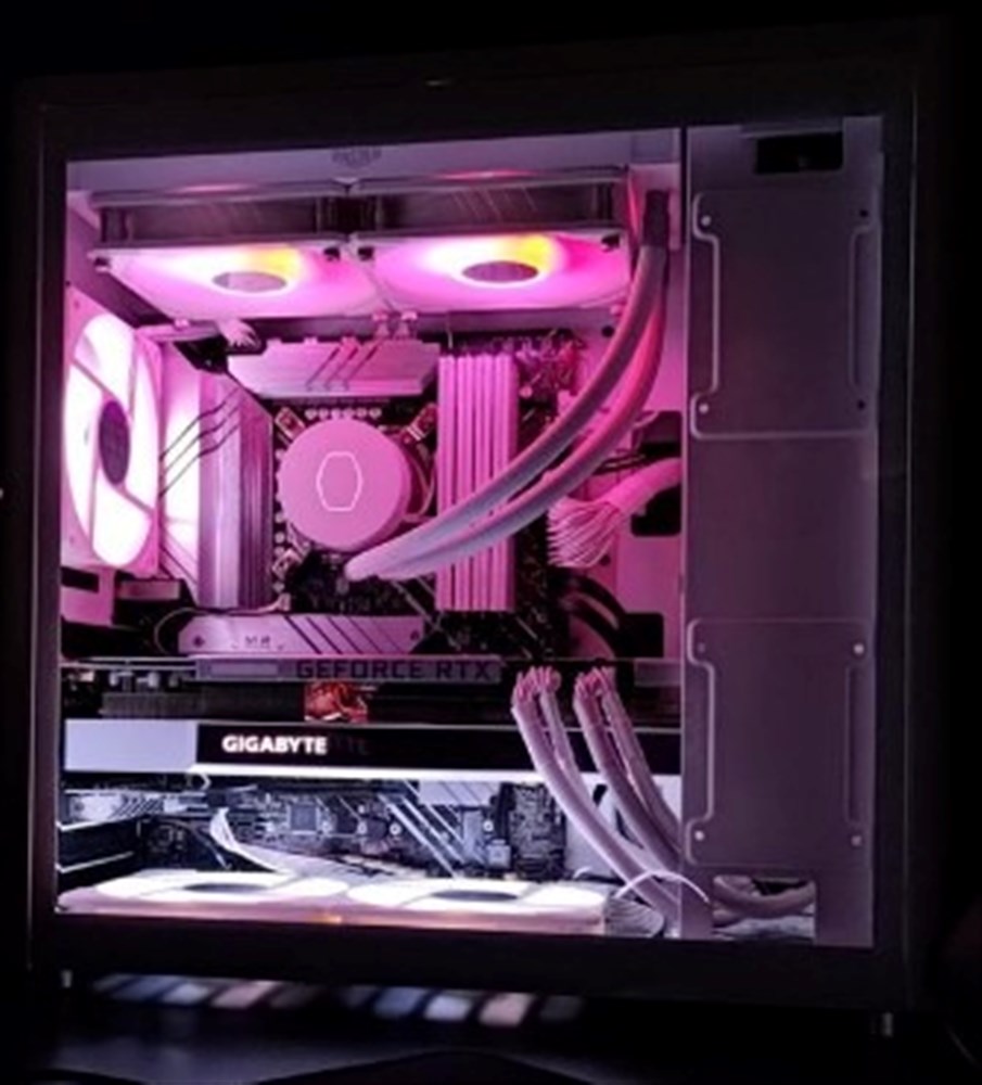 Compact White - Micro Center Build