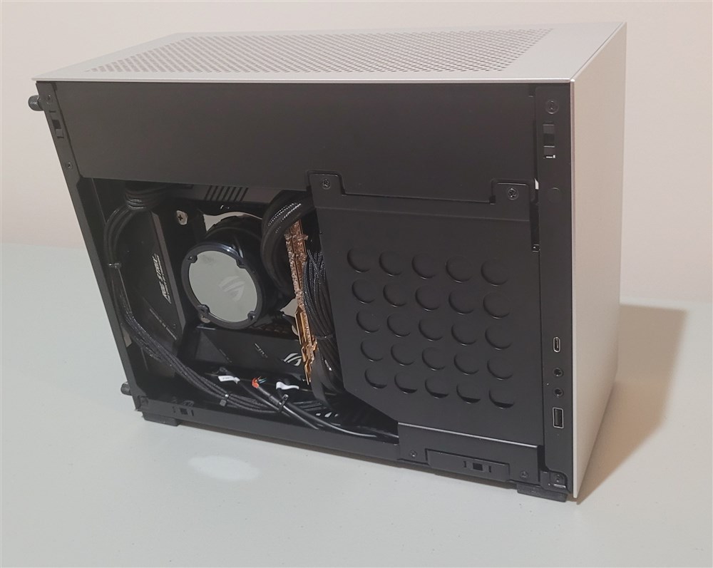 Lian Li A4 H2O 4.0 Mini-ITX Min-Tower Computer Case - Black - Micro Center