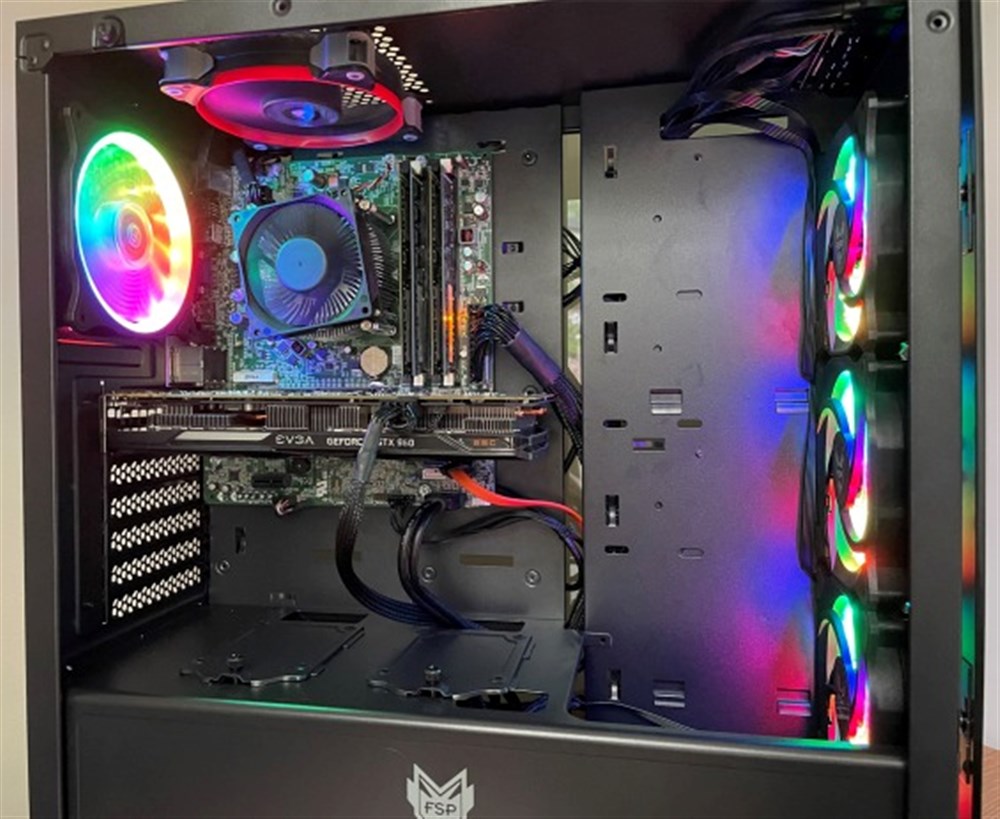 Budget Rainbow Monster $350 Gaming PC - Micro Center Build