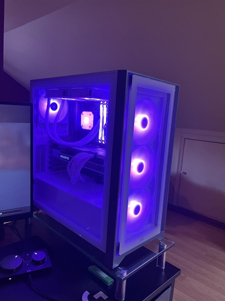 2022 Clean Purple + White Build - Micro Center Build