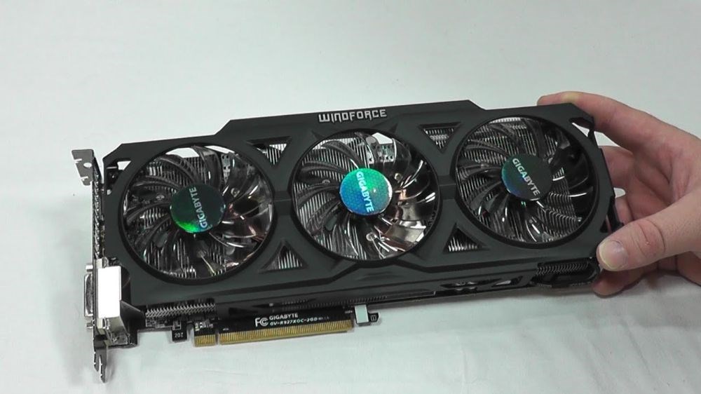 AMD GIGABYTE Windforce R9 270X OC