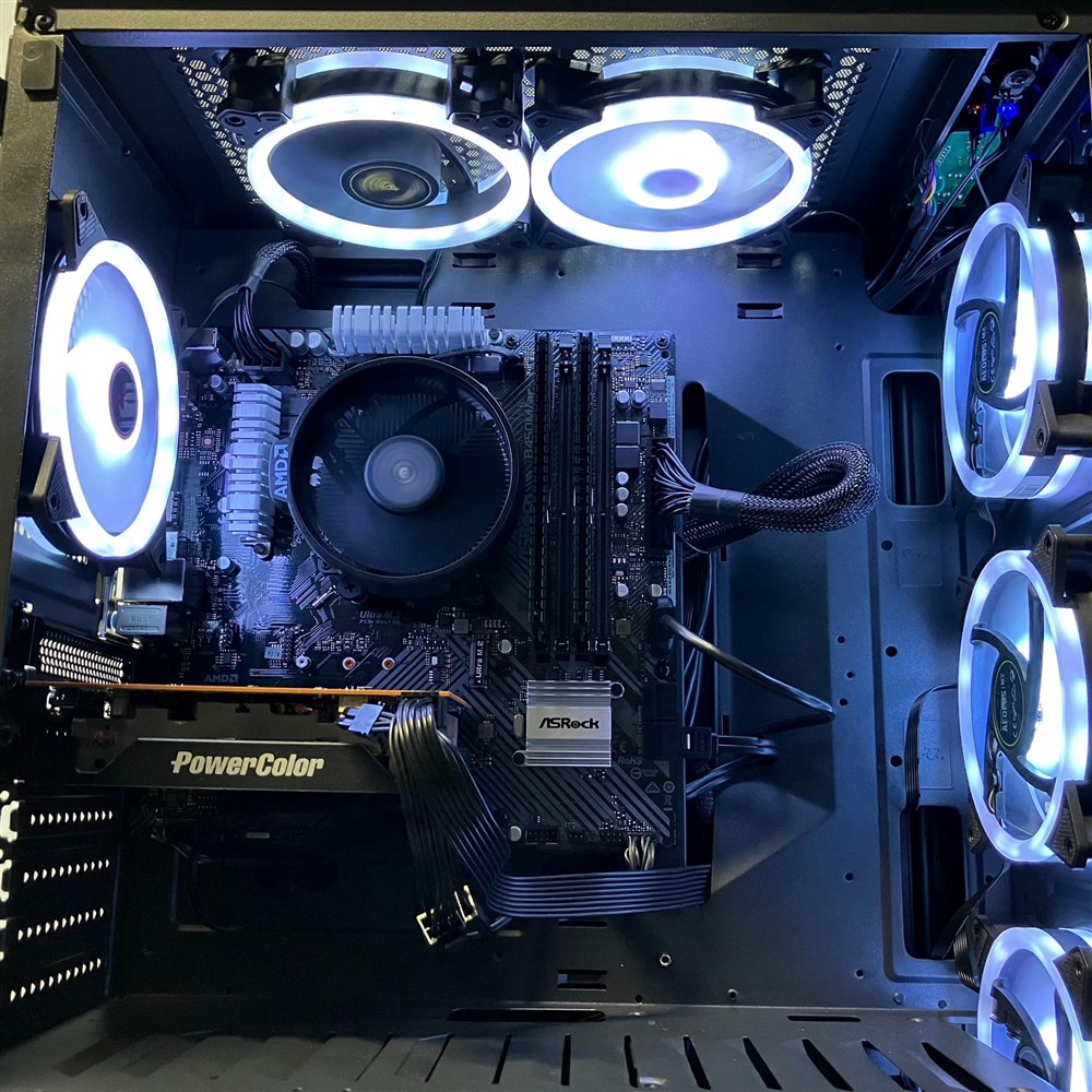 Simple but a legend - Micro Center Build