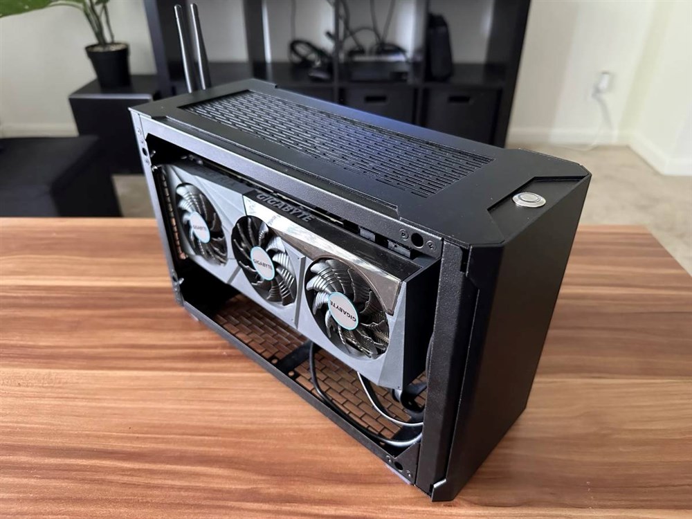 Sliger SM560 Mini-ITX PC case 