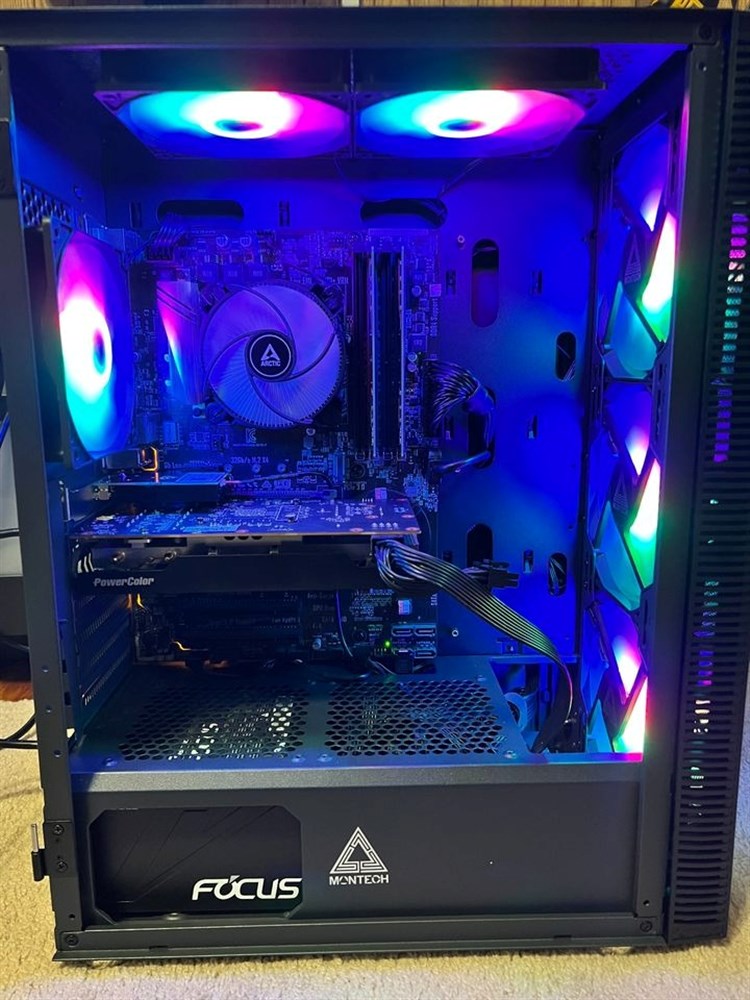 Budget Build Montech X3 - Micro Center Build