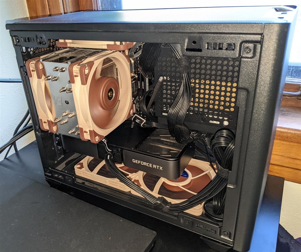 My first SFF build thumbnail