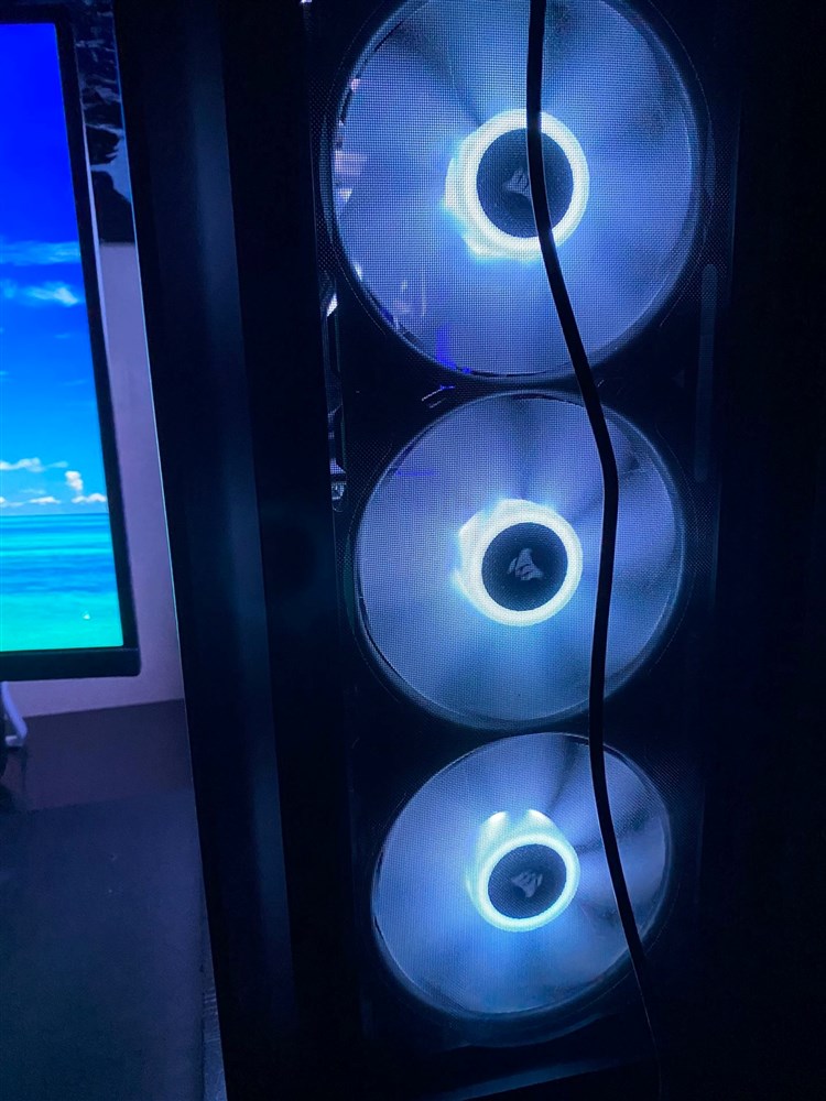 Blue gaming PC - Micro Center Build