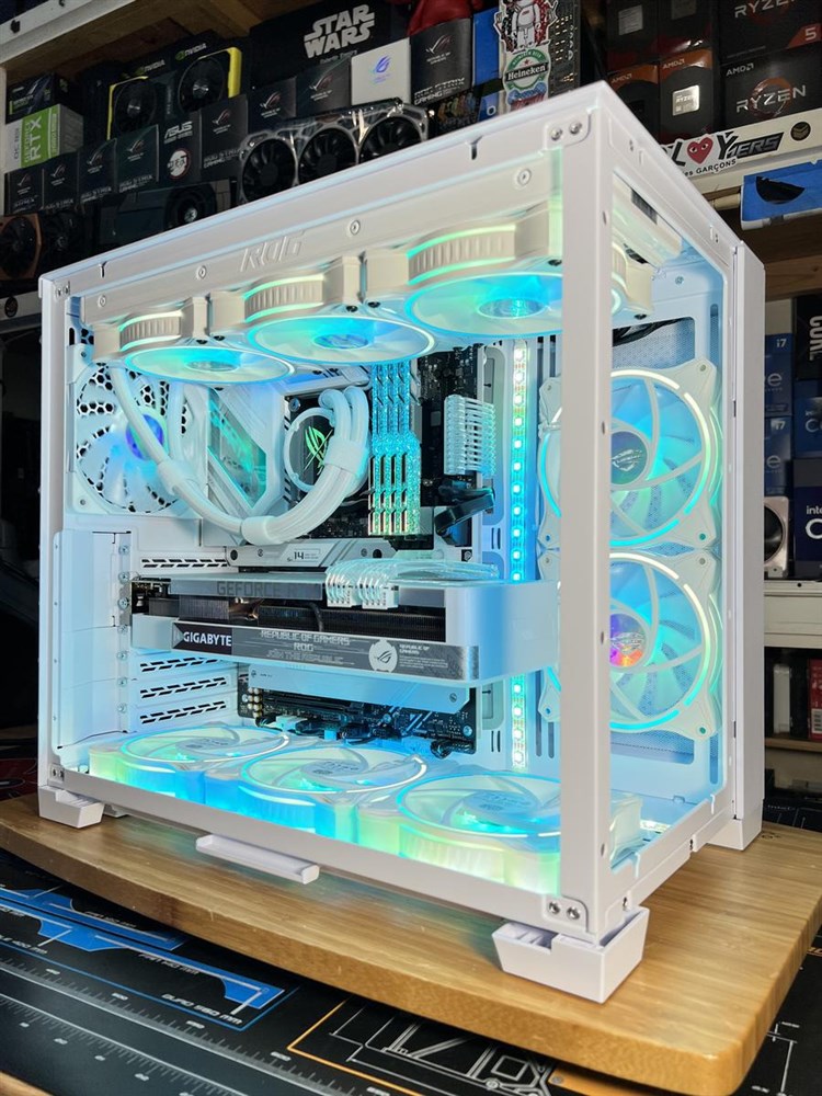 Snow White and the 9 Dwarfs - Micro Center Build