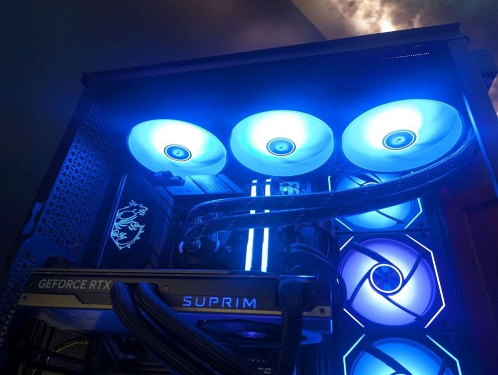 Atomic Ghost - Micro Center Build