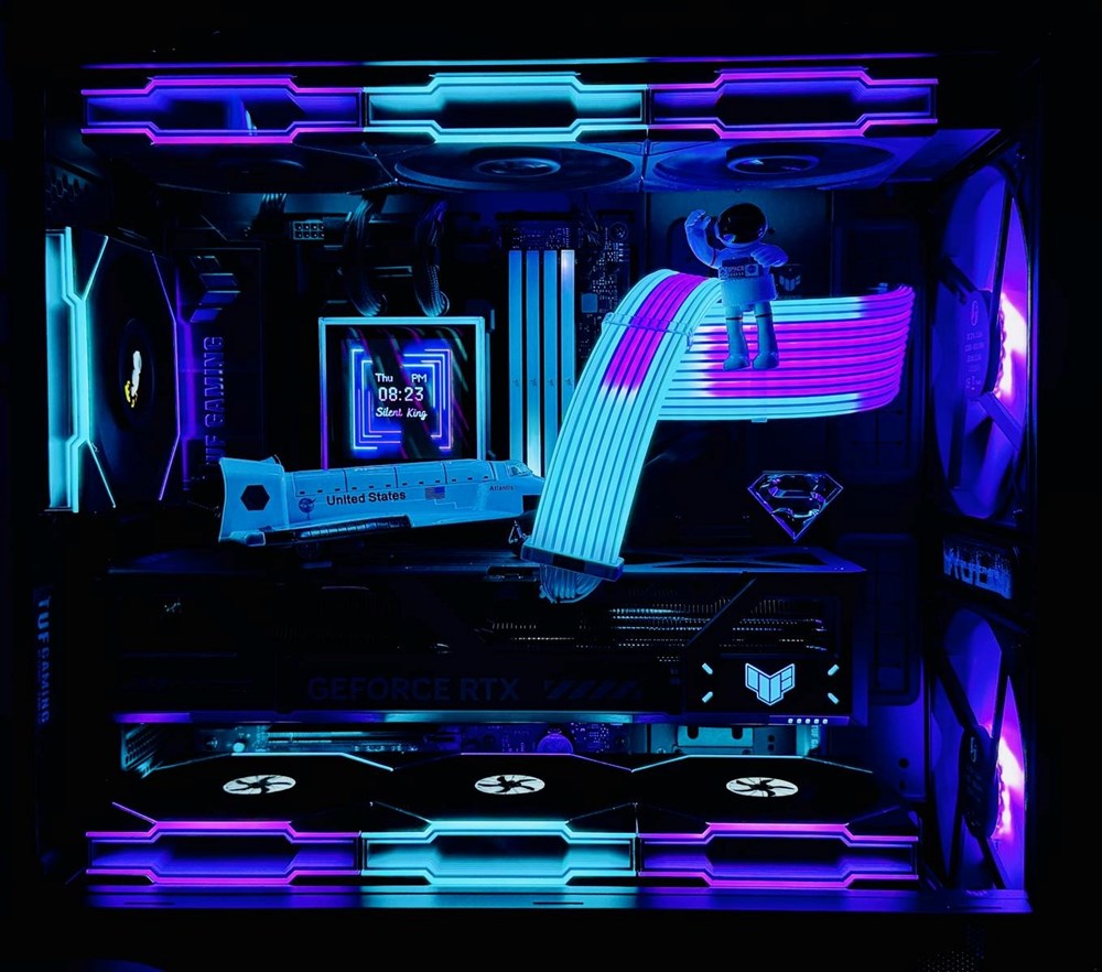 Cyberpunk meets Space thumbnail