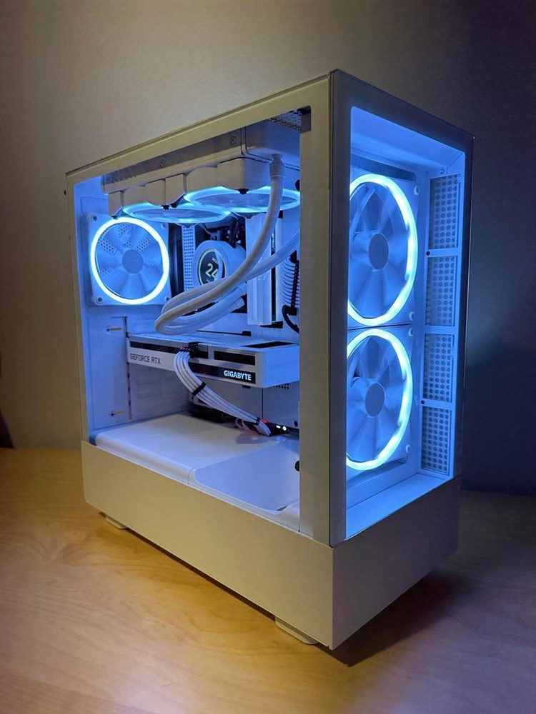 My WFH/Causal Gaming PC - Snow White themed - Micro Center Build