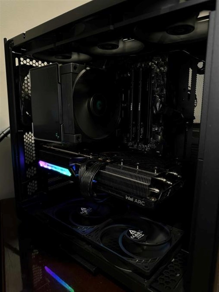 Desktop for gaming and schoolwork Micro Center Build