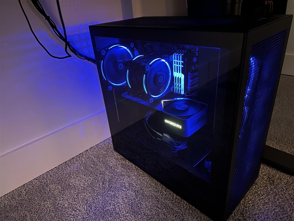 The Gaming Minimalist - Micro Center Build