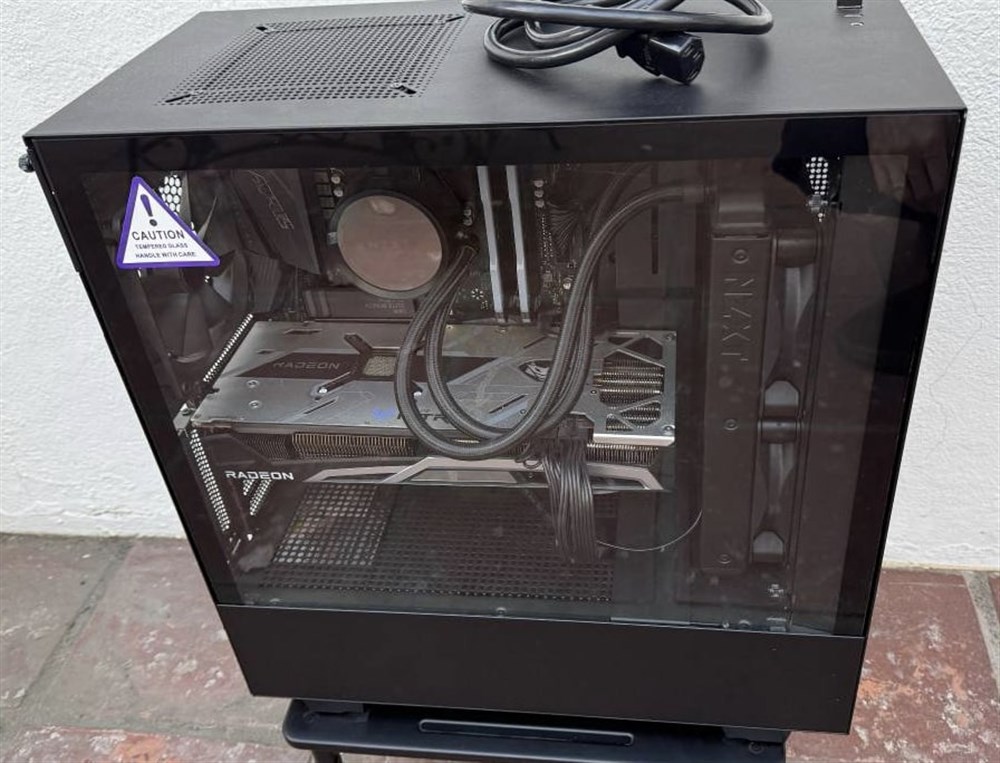 minimal RGB thumbnail