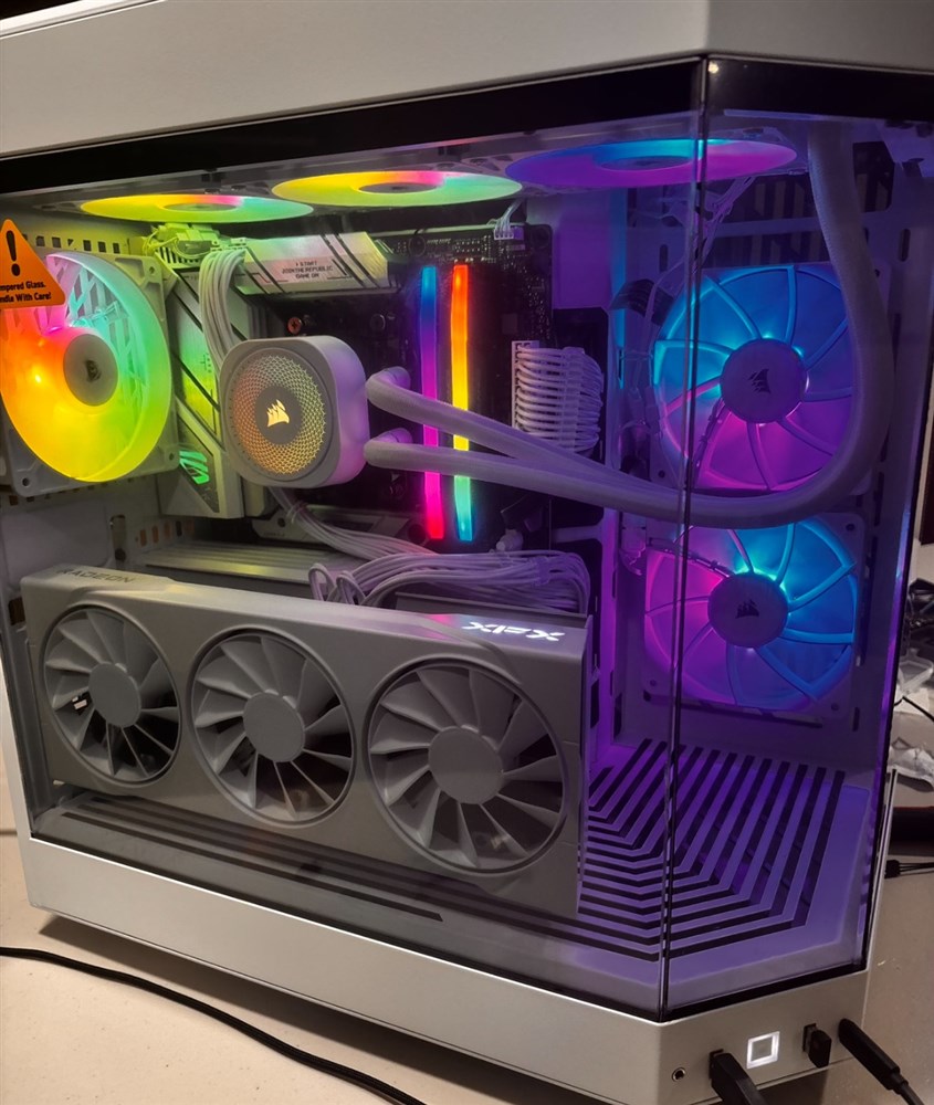 White Midrange RGB Gaming PC thumbnail