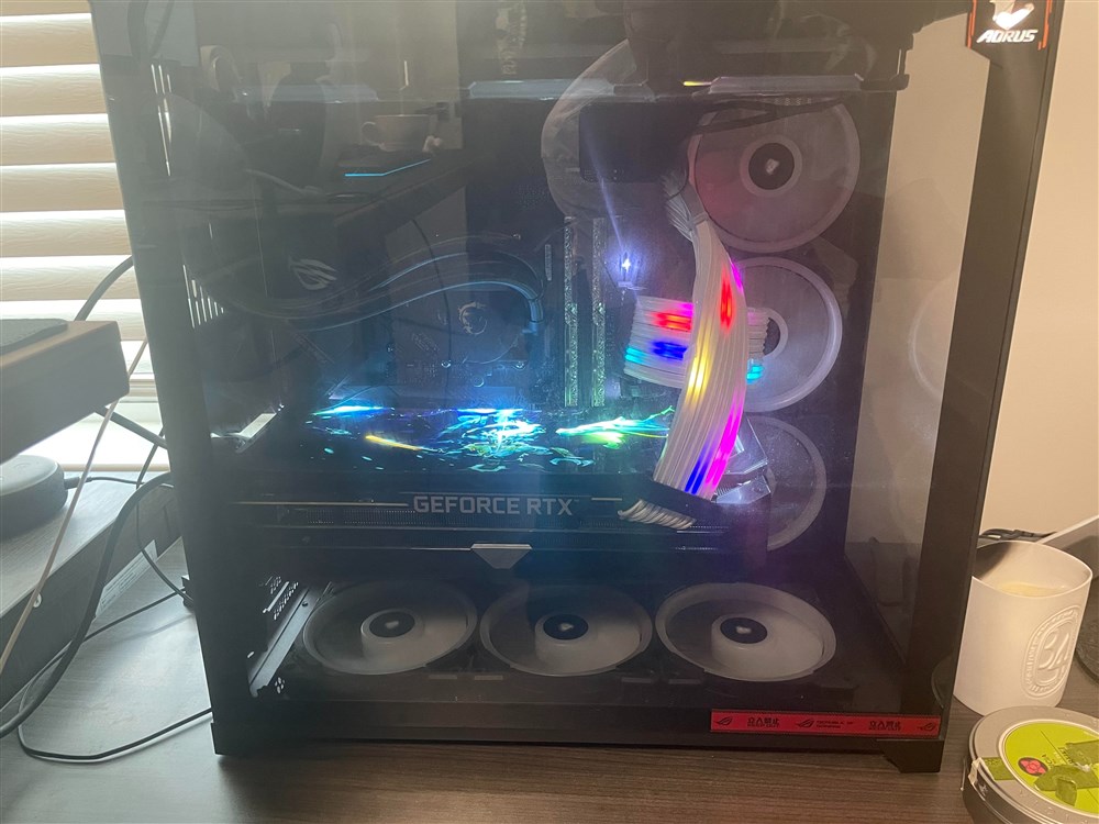 RAZER LIAN LI - Micro Center Build