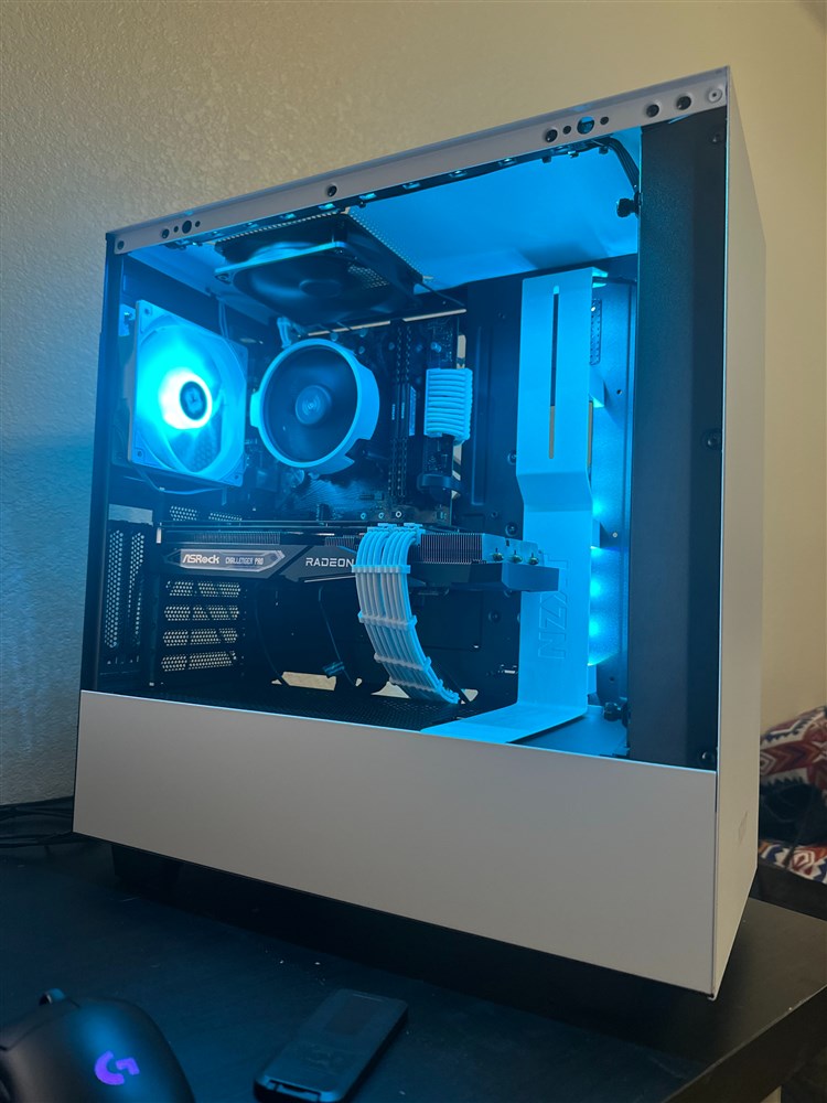 White Gaming PC for Friend thumbnail